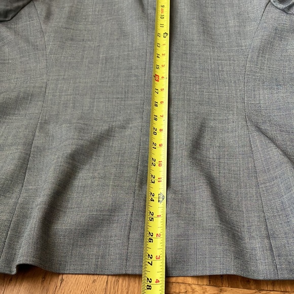 Gorgeous 100% Wool Lafayette 148 Classic Blazer size 14 - Picture 9 of 11